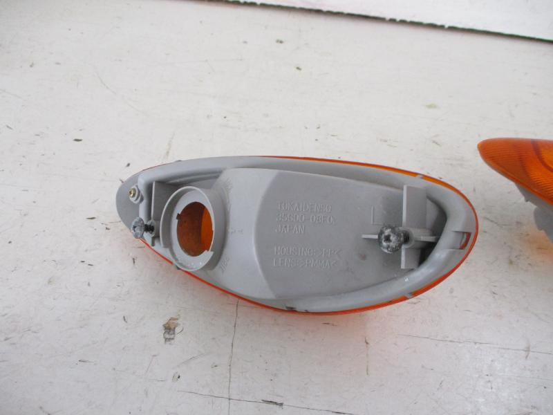 01 Suzuki GSX 600 F Katana Left Right Front Turn Signal Lens 35601